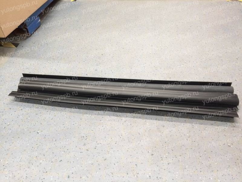 Уплотнитель двери передней/задней нижний Yutong (орг) 610005860 Уплотнитель двери передней/задней нижний Yutong (орг) 610005860